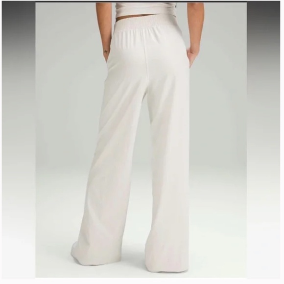 Lululemon Stretch Woven Wide-Leg High-Rise Pant - Picture 2 of 7